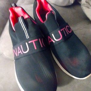 (NWOT) Nautica Tennis shoes